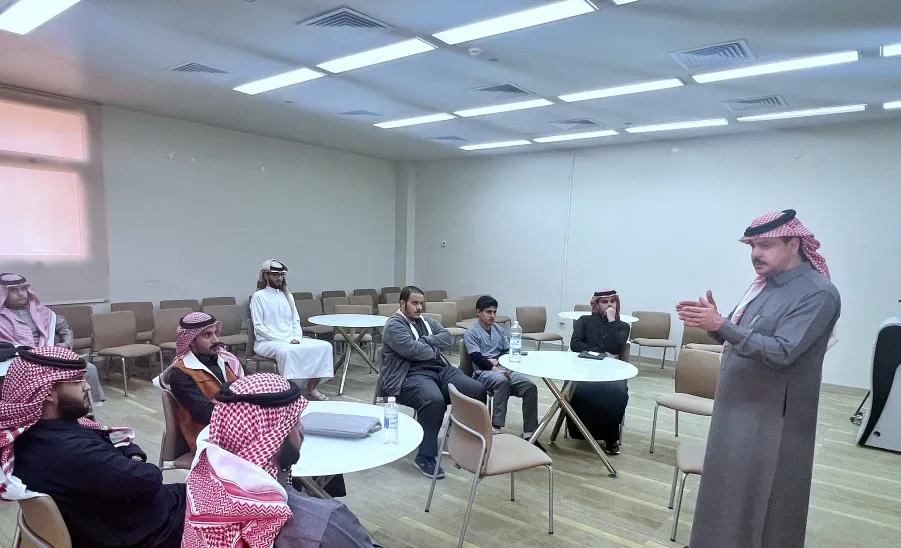 وحدة شؤون الخريجين تقيم لقاءً بالطلاب المتوقع تخرجهم - لقاءً بالطلاب المتوقع تخرجهم