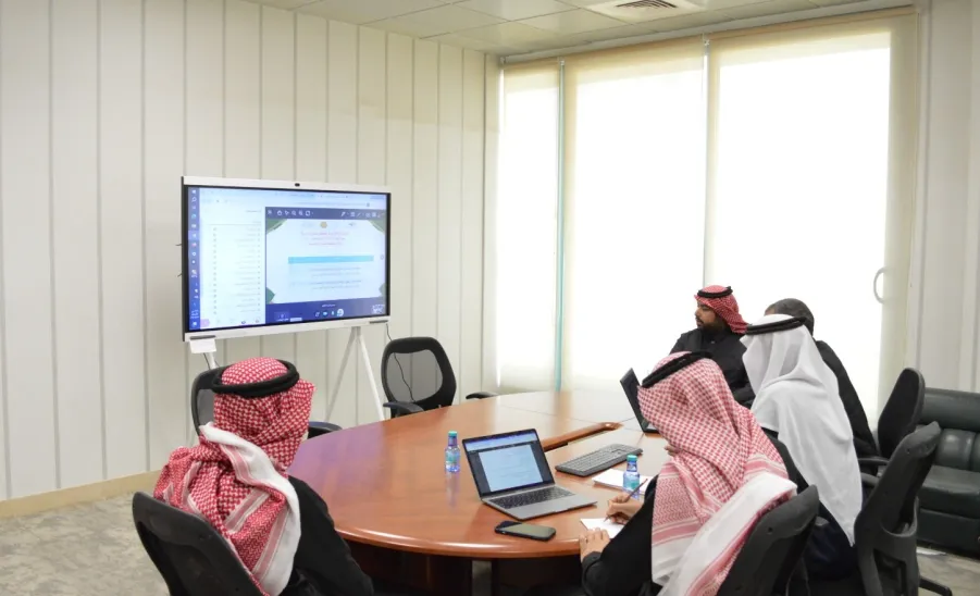 اللجنة الدائمة للخطط والمناهج الدراسية تستعرض سبل تطوير برامج كلية العلوم  - اجتماع اللجنة الدائمة للخطط والمناهج الدراسية 
