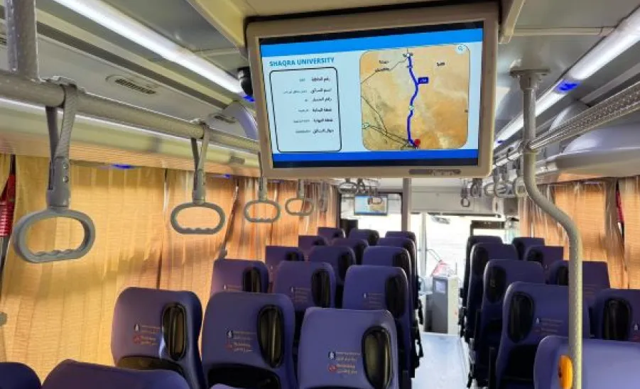 مدير الخدمات يقوم بزيارة تفقدية لعدد من مواقع النقل خلال إنطلاق الإختبارات الفصلية للمقررات الإلكترونية بالكليات  -  1