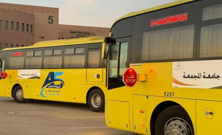 مدير الخدمات يقوم بزيارة تفقدية لعدد من مواقع النقل خلال إنطلاق الإختبارات الفصلية للمقررات الإلكترونية بالكليات  -  1