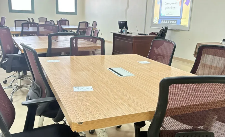 The Volunteer and Community Service Unit conducts a workshop titled: "Creativity in Digital Media"  - الابداع في الوسائط الرقمية