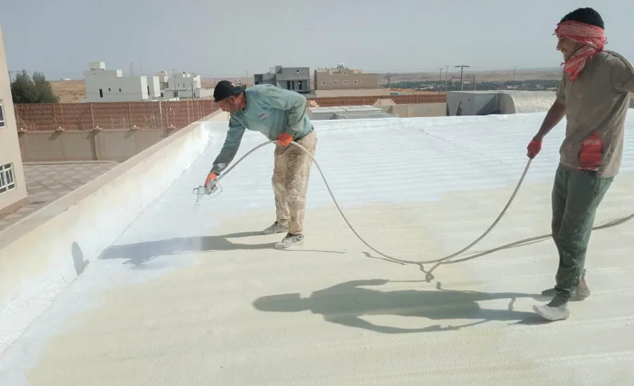 The General Administration of Projects, Operation, and Maintenance carries out roof insulation works -  صورة