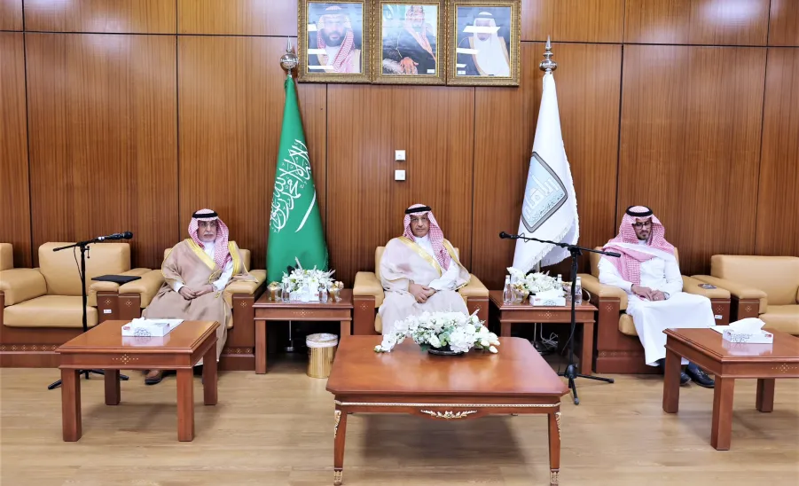 وكيل ‫الجامعة للتنمية والاستثمار يشارك في ورشة عمل: "خطة كفاءة الإنفاق والتخطيط المالي لضمان الاستدامة المالية للجامعات السعودية" - وكيل ‫جامعة المجمعة‬ للتنمية والاستثمار يشارك في ورشة عمل: "خطة كفاءة الإنفاق والتخطيط المالي لضمان الاستدامة المالية للجامعات السعودية"