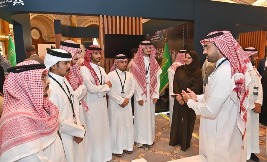 The General Administration of Services provides transportation services to the International Education Exhibition - 1