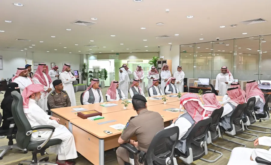 نادي "محترفون" الطلابي يشاركون في فعاليات أسبوع السلامة المرورية الخليجي -  محترفون