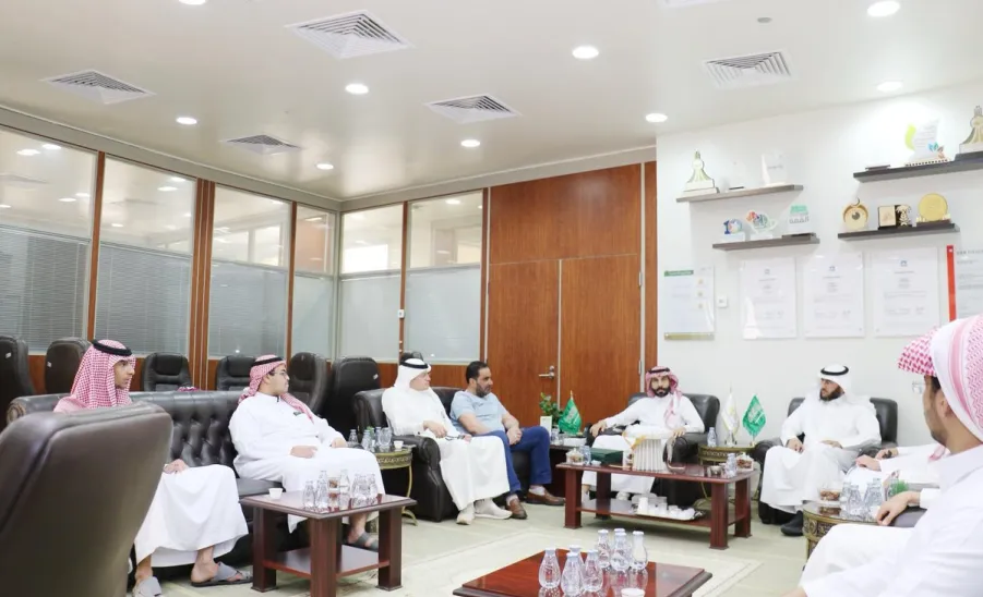 The Applied College honors outstanding students across all branches - أرشدني 