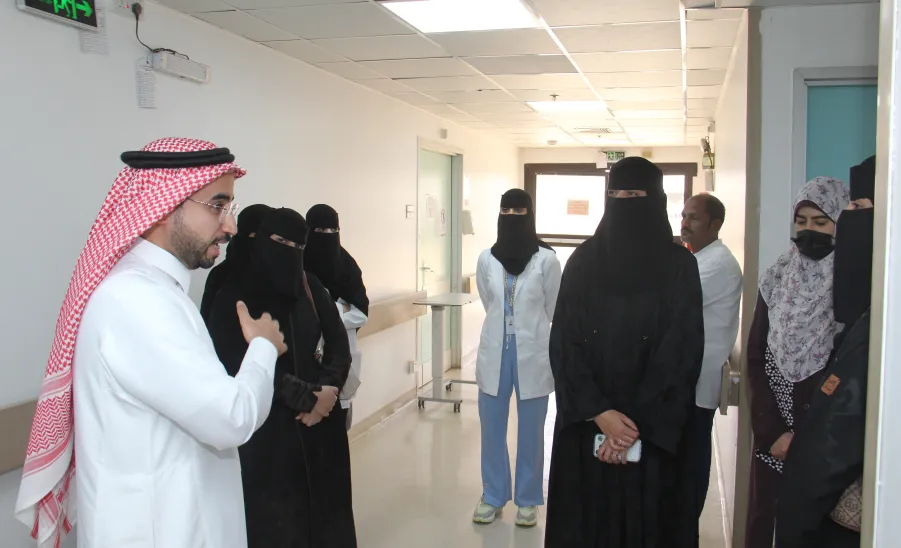 The College of Nursing organizes an initiative during Eid Al-Fiter  - كلية التمريض تنظم مبادرة مجتمعية بمناسبة عيد الفطر المبارك