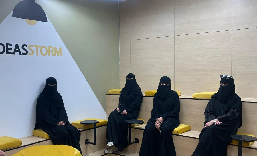 The College of Nursing organizes an educational visit to the Innovation and Entrepreneurship Center -  كلية التمريض تنظم زيارة تعليمية إلى مركز الابتكار وريادة الأعمال في الجامعة