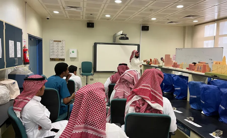 وحدة الخدمات العلمية المشتركة تقيم محاضرة بعنوان صحة الأسنان والبيئة -  صحة الأسنان والبيئة