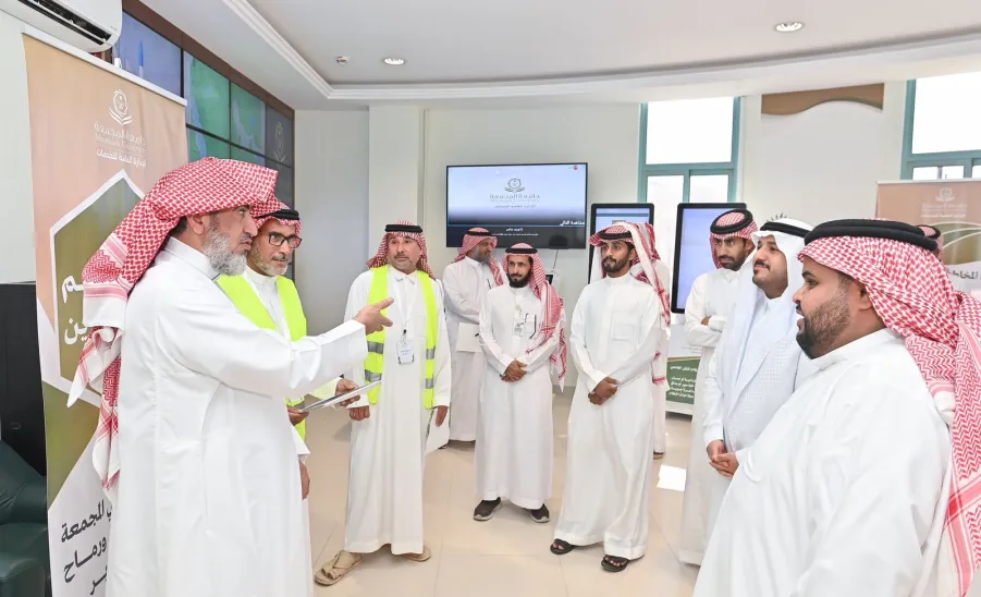 The Vice Rector for Development and Investment inspects bus sites during exam period -  وكيل الجامعة للتنمية والاستثمار يتفقد عدد من مواقع حافلات النقل خلال فترة الاختبارات 