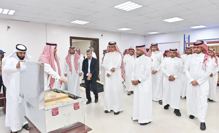 THE VICE-RECTOR LAUNCHES THE DOCUMENT DESTRUCTION FACILITY UNDER THE ARCHIVES AND RECORDS FACILITY -  .