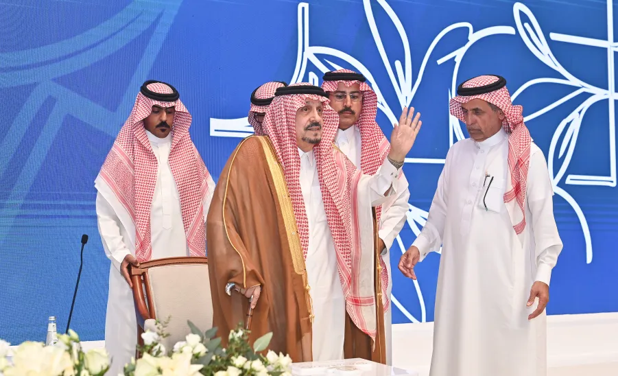 برعاية سمو أمير منطقة الرياض : الجامعة تقيم حفل تخريج الدفعة السادسة عشرة من طلابها -  حفل التخرج 16 