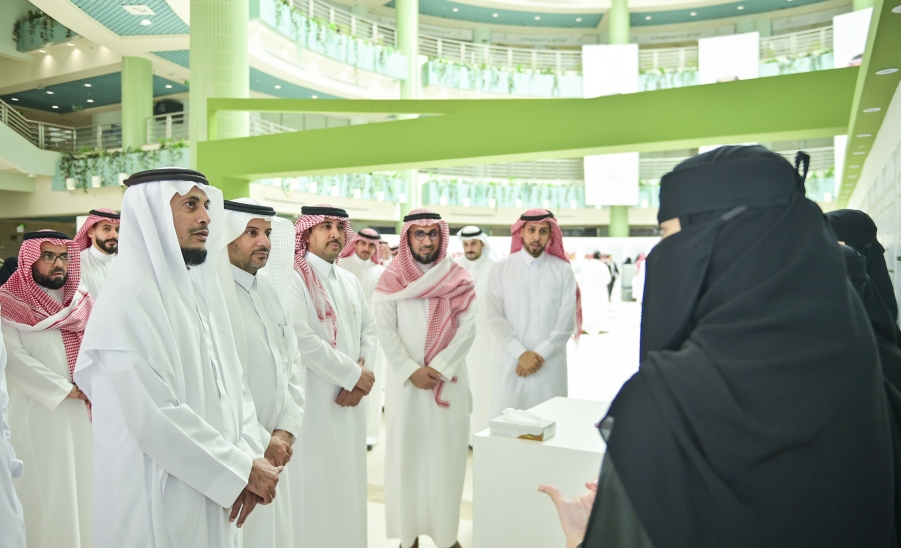 المشاريع الطلابية المتميزة 