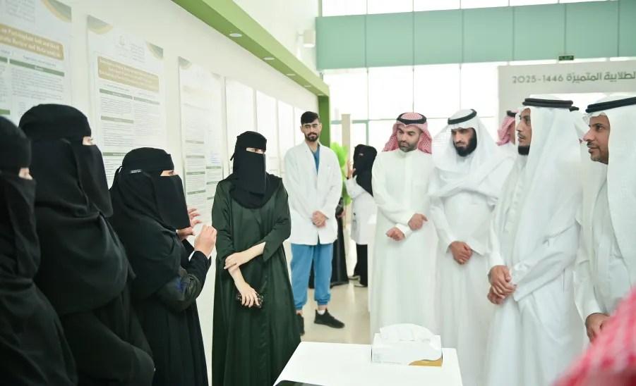 MU RECTOR LAUNCHES THE STUDENT PROJECTS FORUM AND ACCOMPANYING EXHIBITION -  المشاريع الطلابية المتميزة 