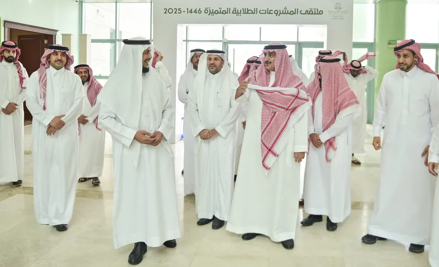رئيس الجامعة يفتتح ملتقى المشروعات الطلابية والمعرض المصاحب  -  المشاريع الطلابية المتميزة 