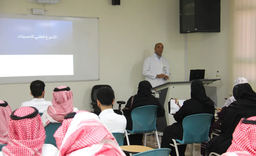 الإدارة العامة للصحة المهنية والبيئة تنظم ندوة صحية توعوية بكلية التمريض -  الإدارة العامة للصحة المهنية والبيئة تنظم ندوة صحية توعوية بكلية التمريض