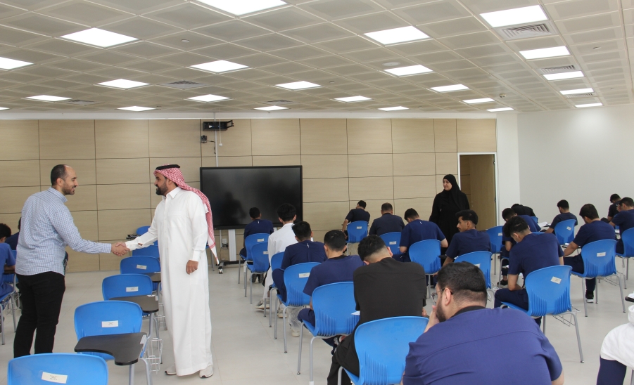 عميد كلية التمريض تتفقد سير الاختبارات النهائية للعام الجامعي 1446هـ