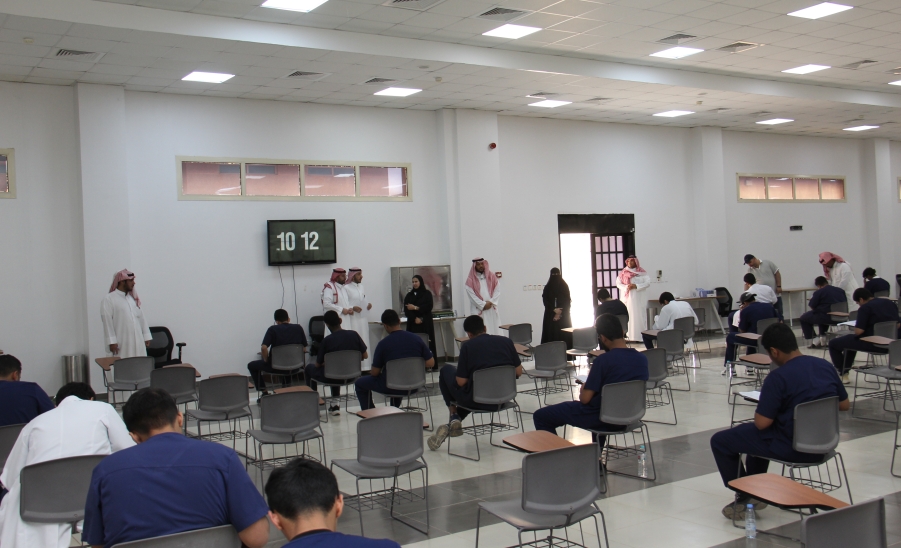 عميد كلية التمريض تتفقد سير الاختبارات النهائية للعام الجامعي 1446هـ