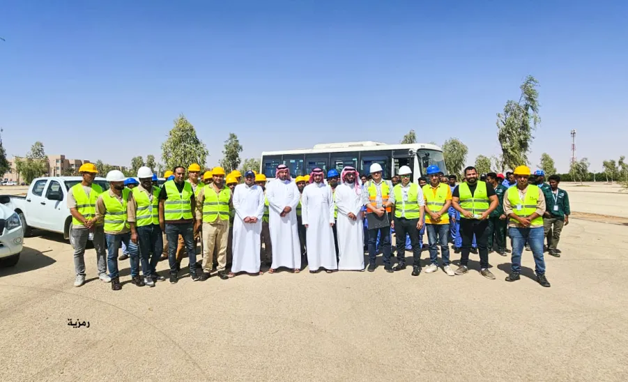 The Administration officially hands over summer plan to Mawaqi Al Nojoom and Burjas Companies - صورة