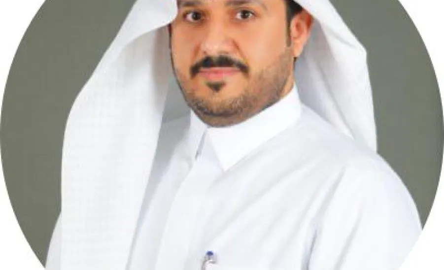 الرئيس التنفيذي للكلية التطبيقية يشكر الخدمات  - ا