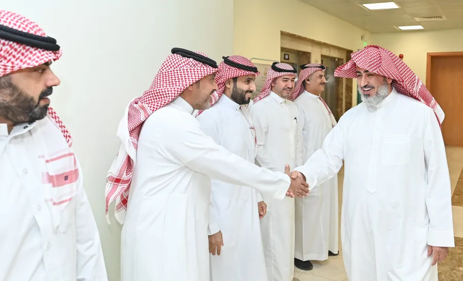 وكيل الجامعة للتنمية والاستثمار يهنئ الإدارة العامة الموارد البشرية بمناسبة تحقيقها المركز الأول في مشروع القياس الدوري للارتباط الوظيفي للعام 2024م - وكيل الجامعة للتنمية والاستثمار يهنئ الإدارة العامة الموارد البشرية بمناسبة تحقيقها المركز الأول في مشروع القياس الدوري للارتباط الوظيفي للعام 2024م