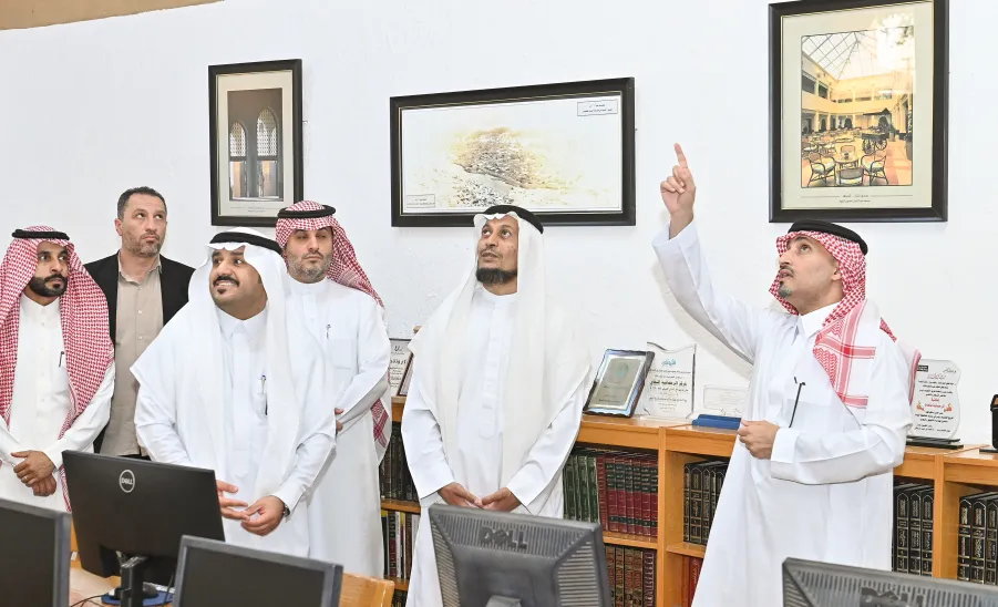 الجامعة تختتم دورة اللغة الإنجليزية بمركز عبدالرحمن السديري الثقافي -  من ختام دورة اللغة الإنجليزية