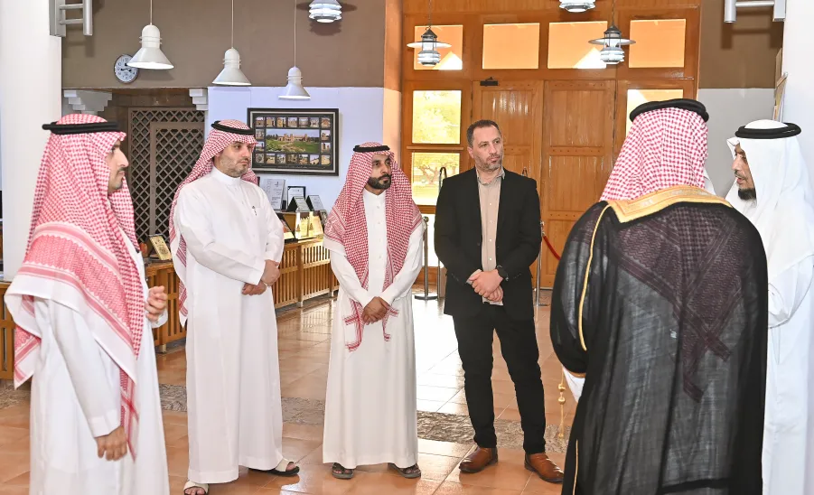 الجامعة تختتم دورة اللغة الإنجليزية بمركز عبدالرحمن السديري الثقافي -  من ختام دورة اللغة الإنجليزية