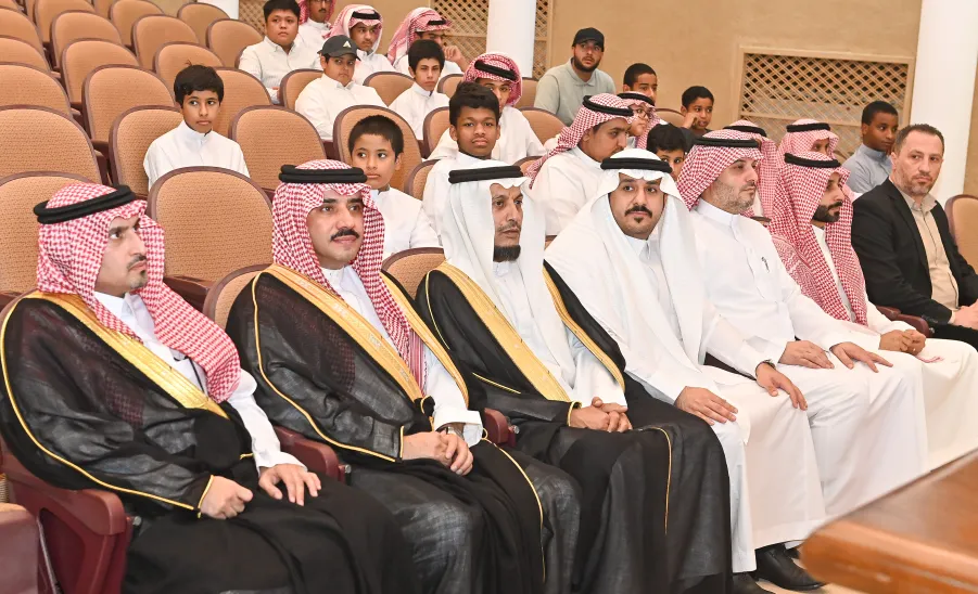 الجامعة تختتم دورة اللغة الإنجليزية بمركز عبدالرحمن السديري الثقافي -  من ختام دورة اللغة الإنجليزية