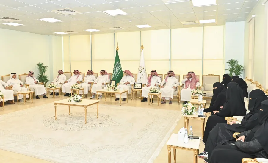 وكيل الجامعة للتنمية والاستثمار يهنئ الإدارة العامة الموارد البشرية بمناسبة تحقيقها المركز الأول في مشروع القياس الدوري للارتباط الوظيفي للعام 2024م - وكيل الجامعة للتنمية والاستثمار يهنئ الإدارة العامة الموارد البشرية بمناسبة تحقيقها المركز الأول في مشروع القياس الدوري للارتباط الوظيفي للعام 2024م