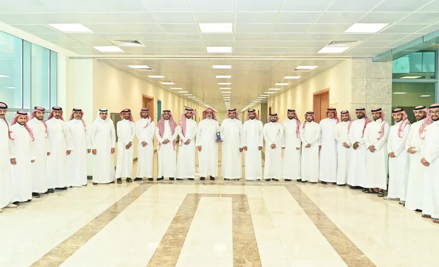 وكيل الجامعة للتنمية والاستثمار يهنئ الإدارة العامة الموارد البشرية بمناسبة تحقيقها المركز الأول في مشروع القياس الدوري للارتباط الوظيفي للعام 2024م - وكيل الجامعة للتنمية والاستثمار يهنئ الإدارة العامة الموارد البشرية بمناسبة تحقيقها المركز الأول في مشروع القياس الدوري للارتباط الوظيفي للعام 2024م