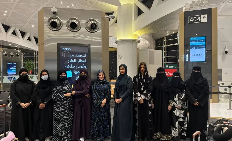 طلبة الجامعة في برنامج التبادل الطلابي لصيف 2025 م بالجامعات البريطانية - 2