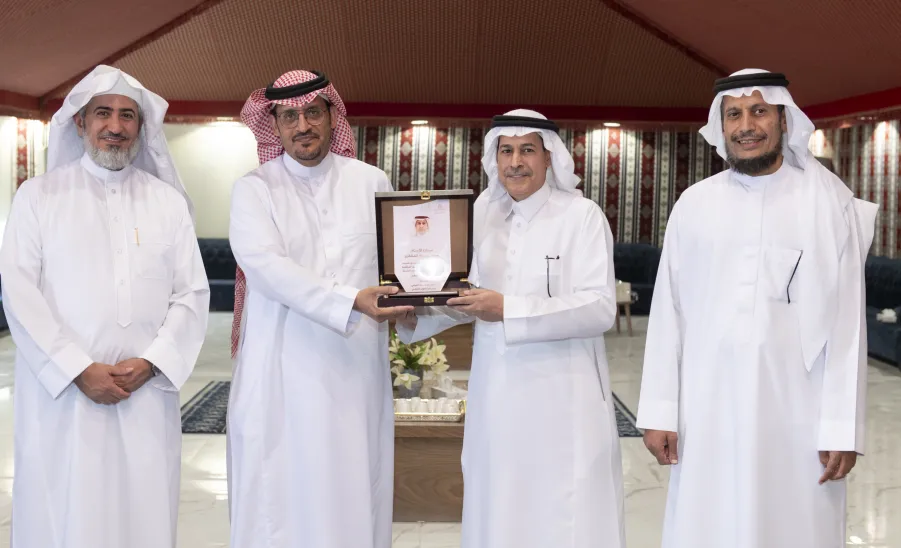 الإدارة العامة للتخطيط الاستراتيجي تحتفي بترقية مديرها العام إلى المرتبة الرابعة عشرة - .