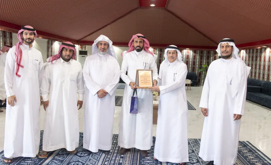 الإدارة العامة للتخطيط الاستراتيجي تحتفي بترقية مديرها العام إلى المرتبة الرابعة عشرة - .