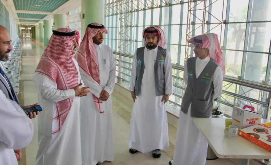 الرئيس التنفيذي للكلية التطبيقية يتابع الاستعدادات للعام الجامعي 1447 هـ - لقاء