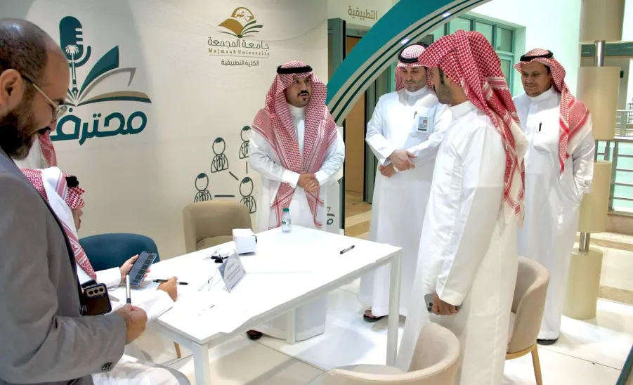 الرئيس التنفيذي للكلية التطبيقية يتابع الاستعدادات للعام الجامعي 1447 هـ - لقاء