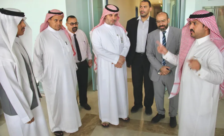 الرئيس التنفيذي للكلية التطبيقية يتابع الاستعدادات للعام الجامعي 1447 هـ - لقاء