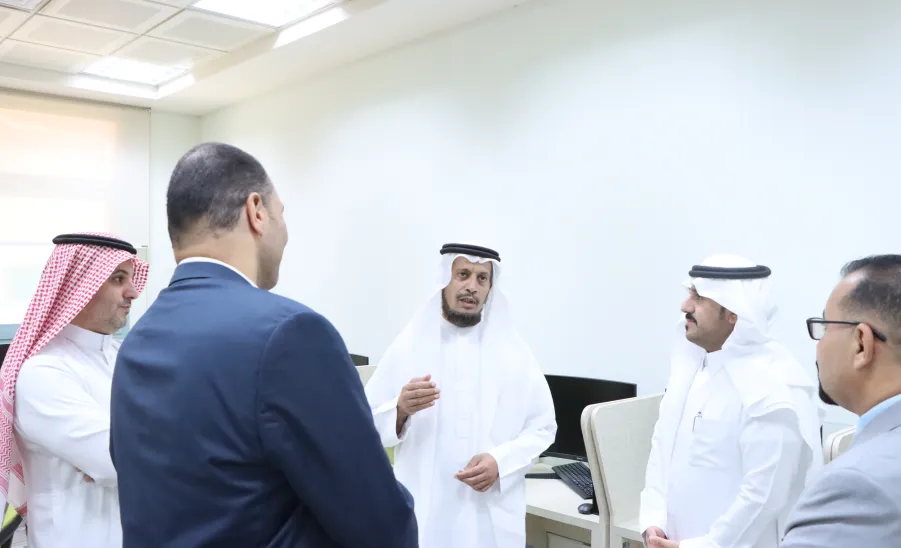 وكيل الجامعة للشؤون التعليمية يتفقد جاهزية الكلية التطبيقية للعام الجامعي الجديد - زيارة الكلية التطبيقية