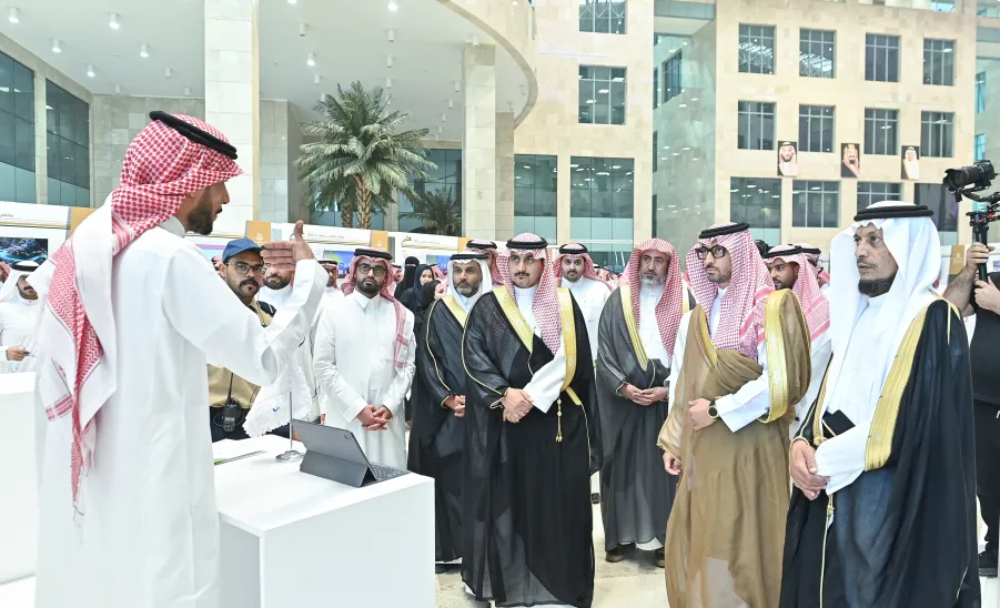 الجامعة تقيم ملتقى ( انطلاقة مهنية 2025 ) - الجامعة تقيم ملتقى ( انطلاقة مهنية 2025 )