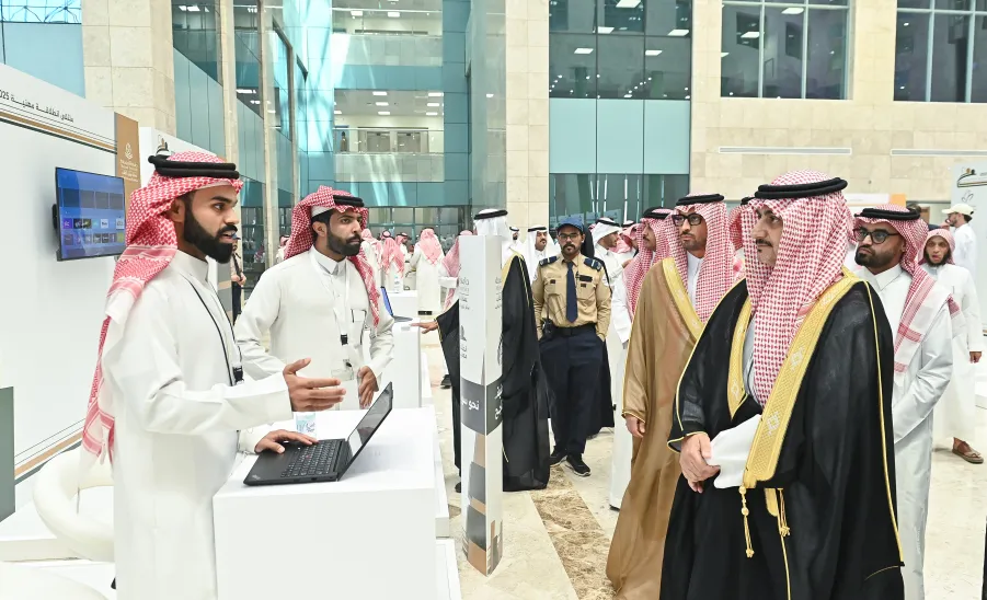 الجامعة تقيم ملتقى ( انطلاقة مهنية 2025 ) - الجامعة تقيم ملتقى ( انطلاقة مهنية 2025 )