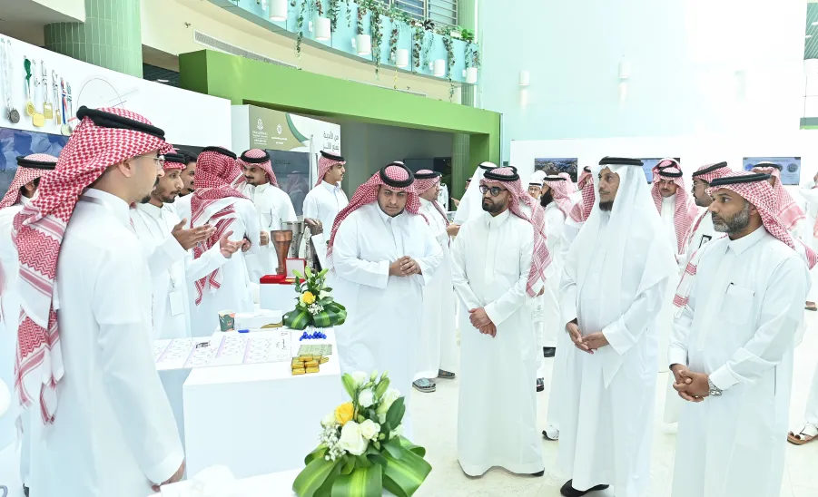 الجامعة تقيم اللقاء السنوي للطلبة المستجدين ومعرض الإرشاد الجامعي للعام 1447هـ - اللقاء السنوي للطلبة المستجدين