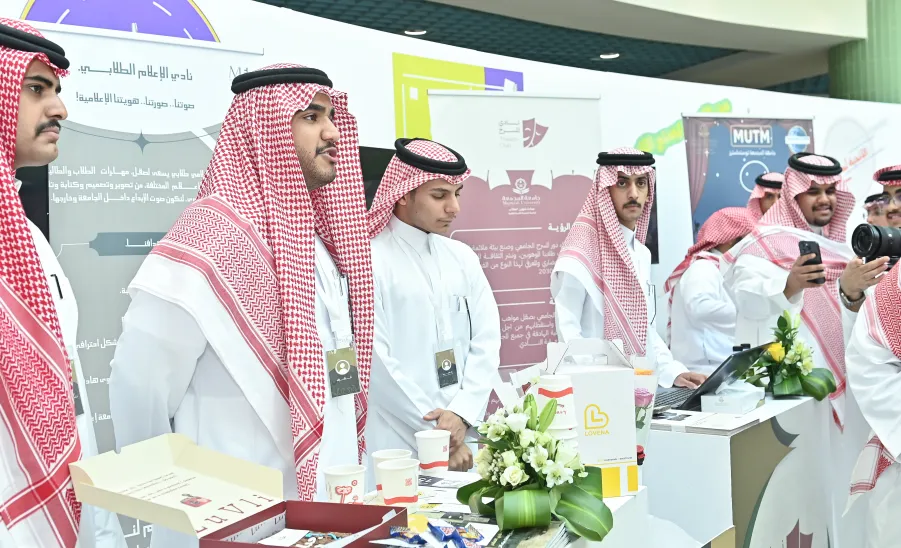 الجامعة تقيم اللقاء السنوي للطلبة المستجدين ومعرض الإرشاد الجامعي للعام 1447هـ - اللقاء السنوي للطلبة المستجدين