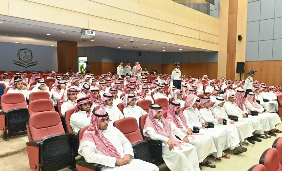الجامعة تقيم اللقاء السنوي للطلبة المستجدين ومعرض الإرشاد الجامعي للعام 1447هـ - اللقاء السنوي للطلبة المستجدين