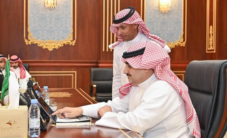 رئيس الجامعة يدشن النسخة السادسة من البوابة الإلكترونية للجامعة - 1