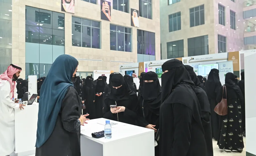 ملتقى ( انطلاقة مهنية 2025 ) يواصل أعماله لليوم الثاني - ملتقى " انطلاقة مهنية 2025 " 