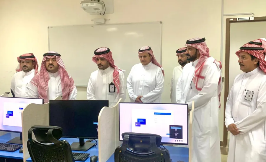 الرئيس التنفيذي يزور فرع الكلية برماح - لقاء
