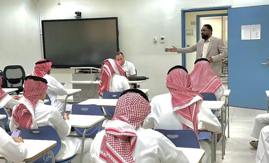 الكلية تستقبل الطلبة المستجدين وتعرّفهم بلوائح وأنظمة الجامعة - لقاء 