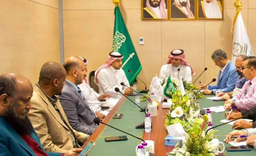 A team from the Vice-Rector's Office for Educational Affairs visits the Applied College - اجتماع