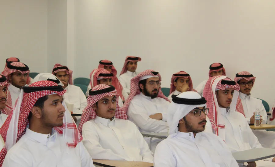 كلية الهندسة تقيم اللقاء التعريفي للطلاب المستجدين - أقامت كلية الهندسة اللقاء التعريفي للطلاب المستجدين
