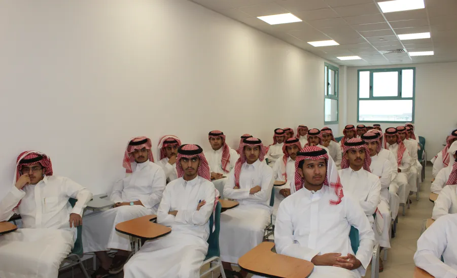 كلية الهندسة تقيم اللقاء التعريفي للطلاب المستجدين - أقامت كلية الهندسة اللقاء التعريفي للطلاب المستجدين