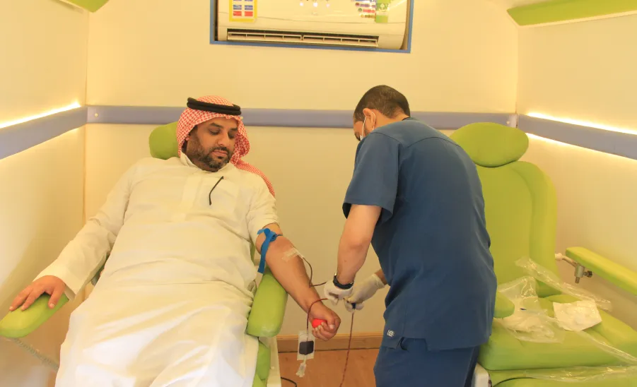 The College participates in the Annual National Blood Donation Campaign in cooperation with the Ministry of Health -  كلية الشريعة والقانون